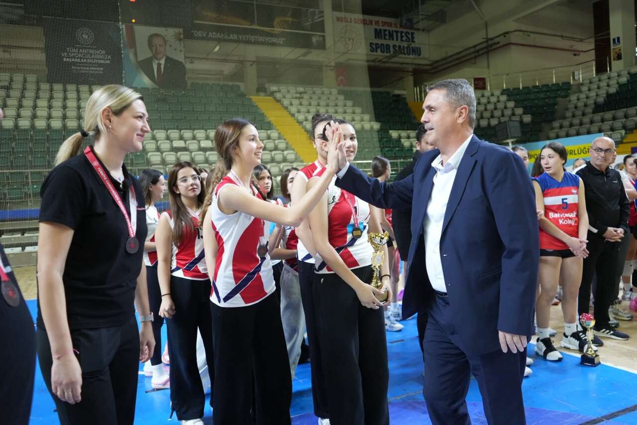 Okul Sporlarında Genç Kızlar Voleybol İl Şampiyonu Belli Oldu 7